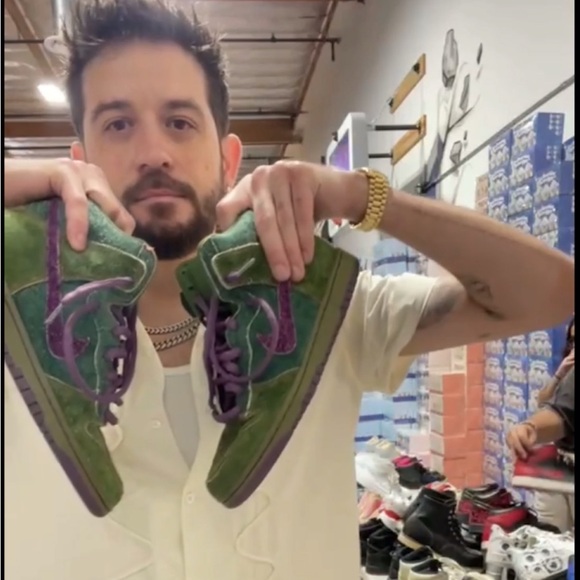 G-Eazy’s Personal Pair – Nike SB Dunk High “Skunk 420” - Picture 1 of 6